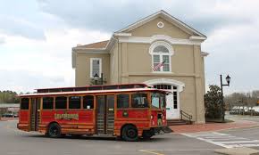 Trolly at courthouse